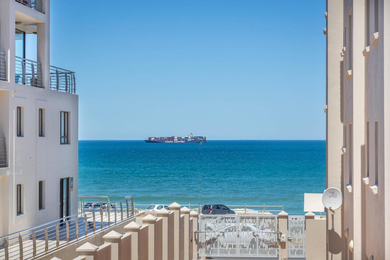 Contemporary 3-Bedroom Beachfront Town House, Blouberg Cape Town Exterior photo